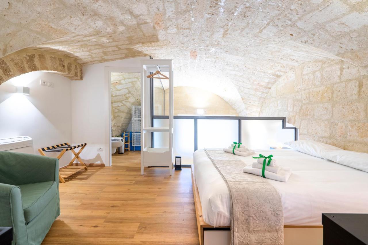 Stazione & Politecnico Stylish Apt With Netflix Бари Екстериор снимка