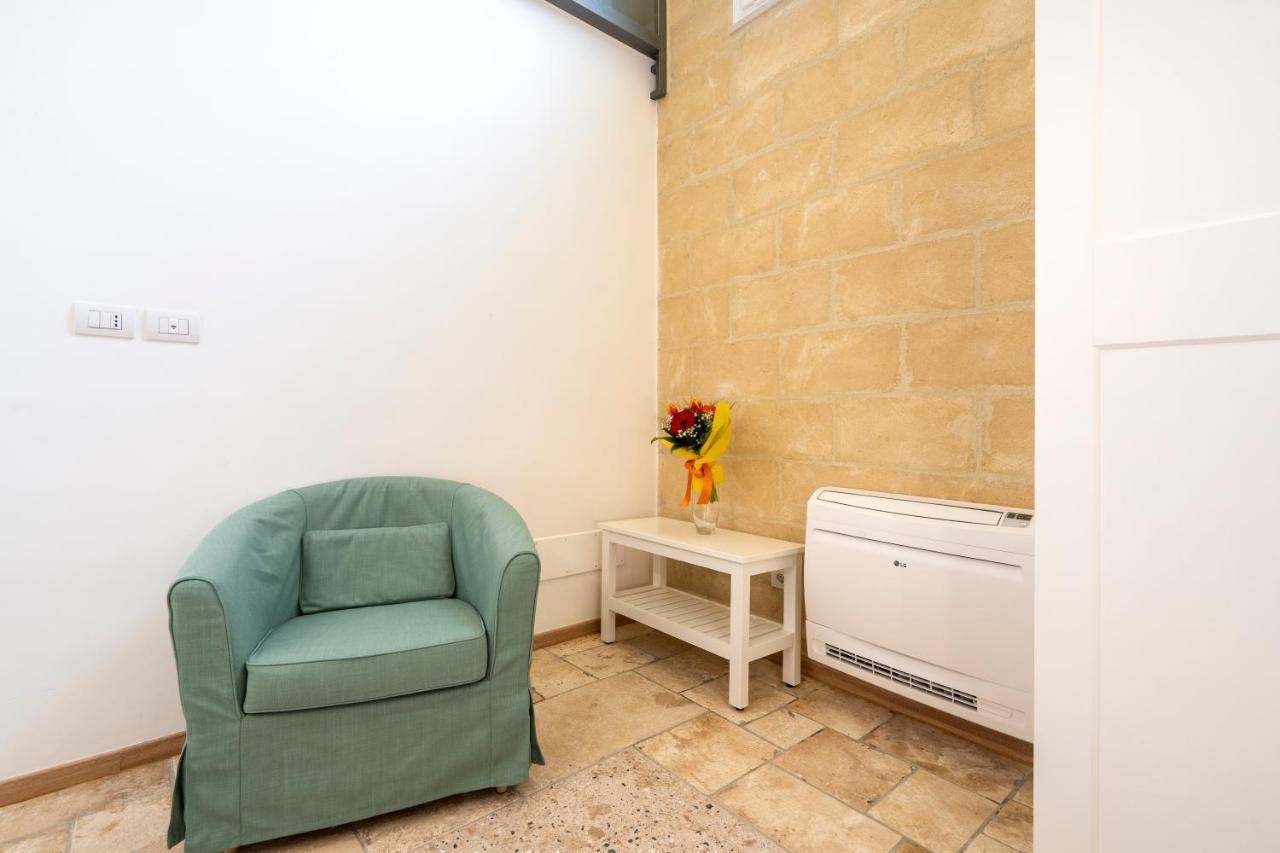 Stazione & Politecnico Stylish Apt With Netflix Бари Екстериор снимка